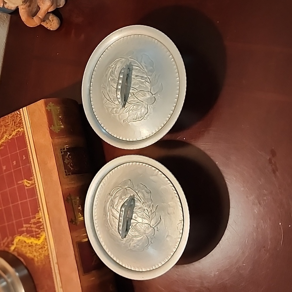 (2) Vintage Everlast Hand Forged Aluminum Serving Dishes with Lids